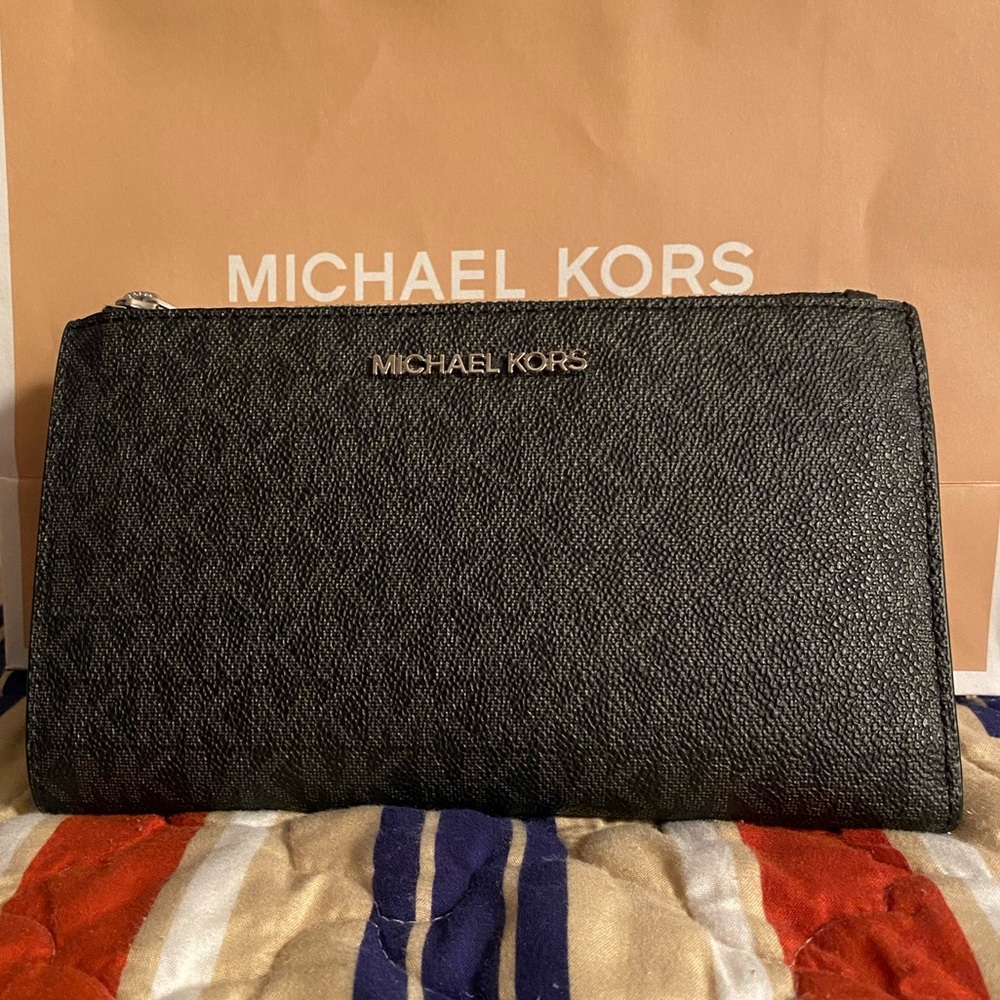 Michael Kors Jet Set LG Double Zip Wristlet